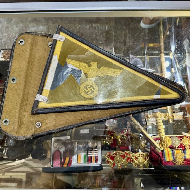 Ref: 6180 - WW2 German Heer (Army) Staff Car Pennant and Original Case.